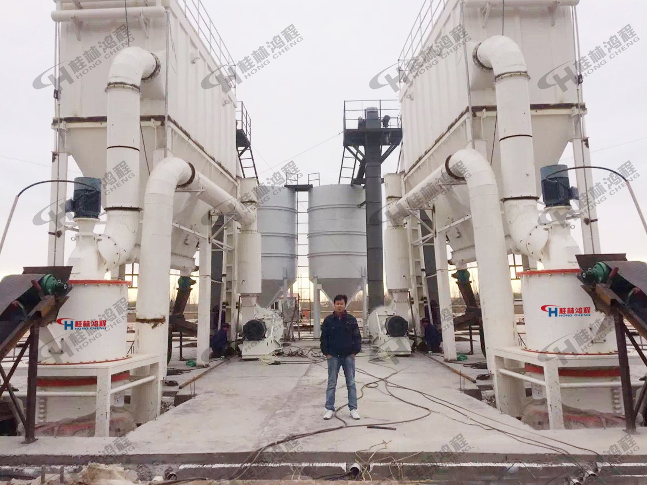 HCH凹凸棒石超細(xì)環(huán)輥磨粉機(jī)，凹凸棒石磨粉機(jī)生產(chǎn)線，400目凹凸棒石加工