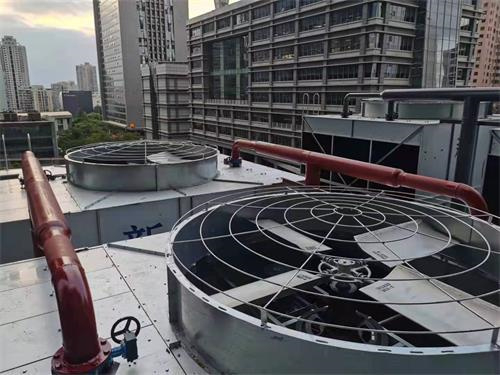清洗中央空調冷卻塔的方法是什么？